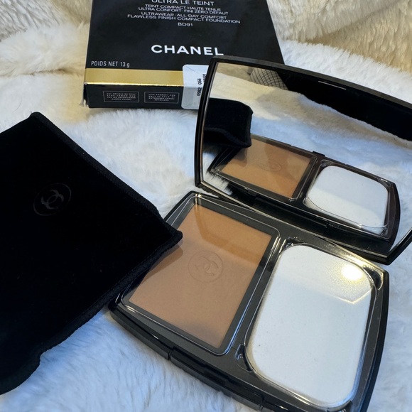 Chanel
Light-deep shade, golden undertone - Picture 5 of 8